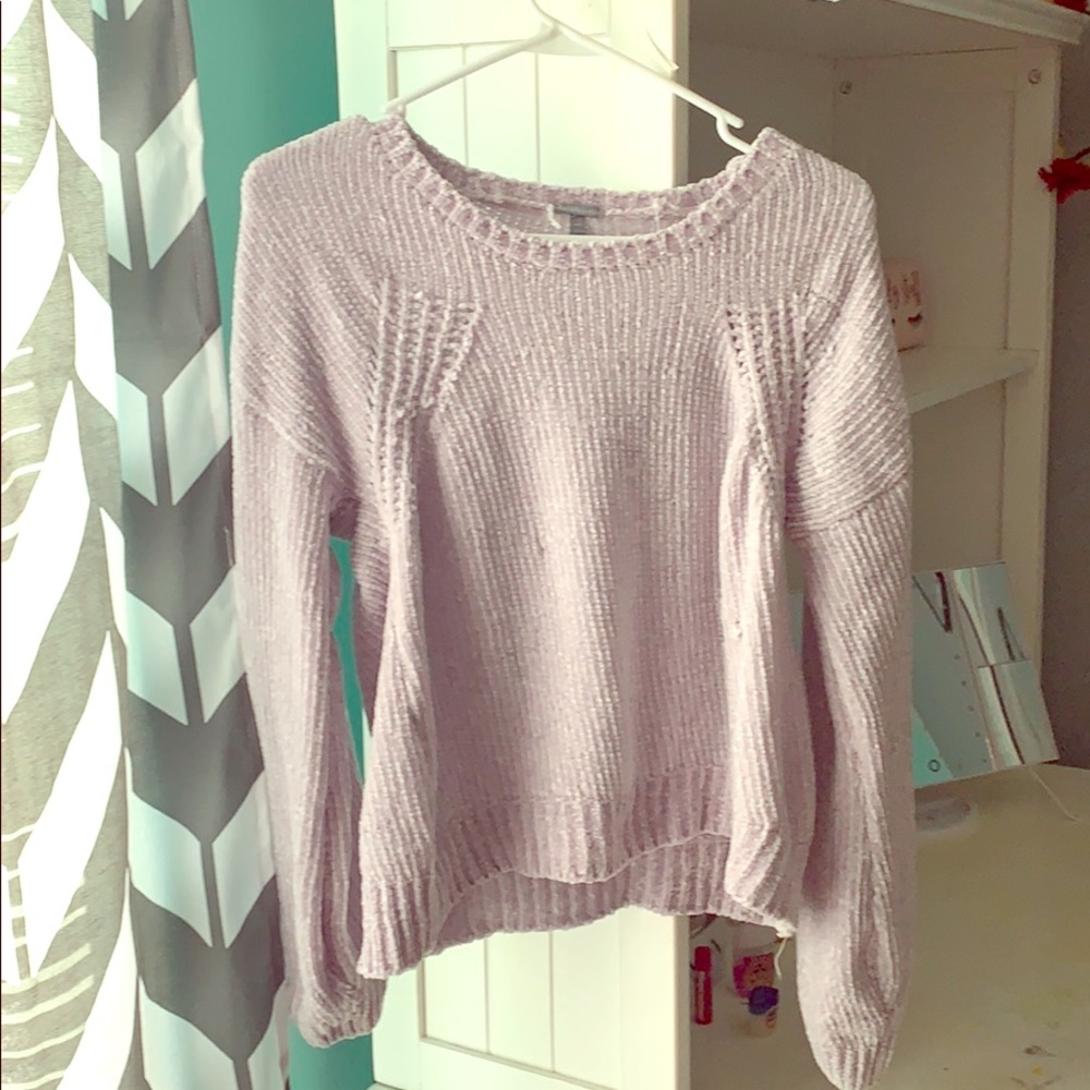I’m selling a lavender purple soft sweater